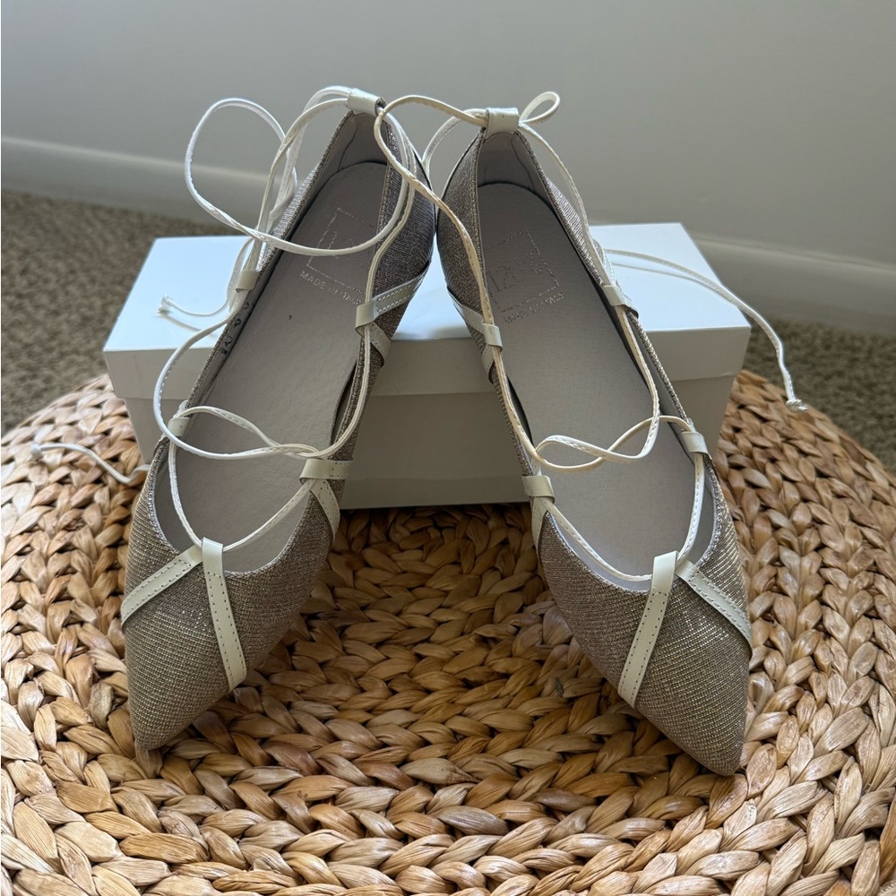 Elegant golden Women's Ballet Flats